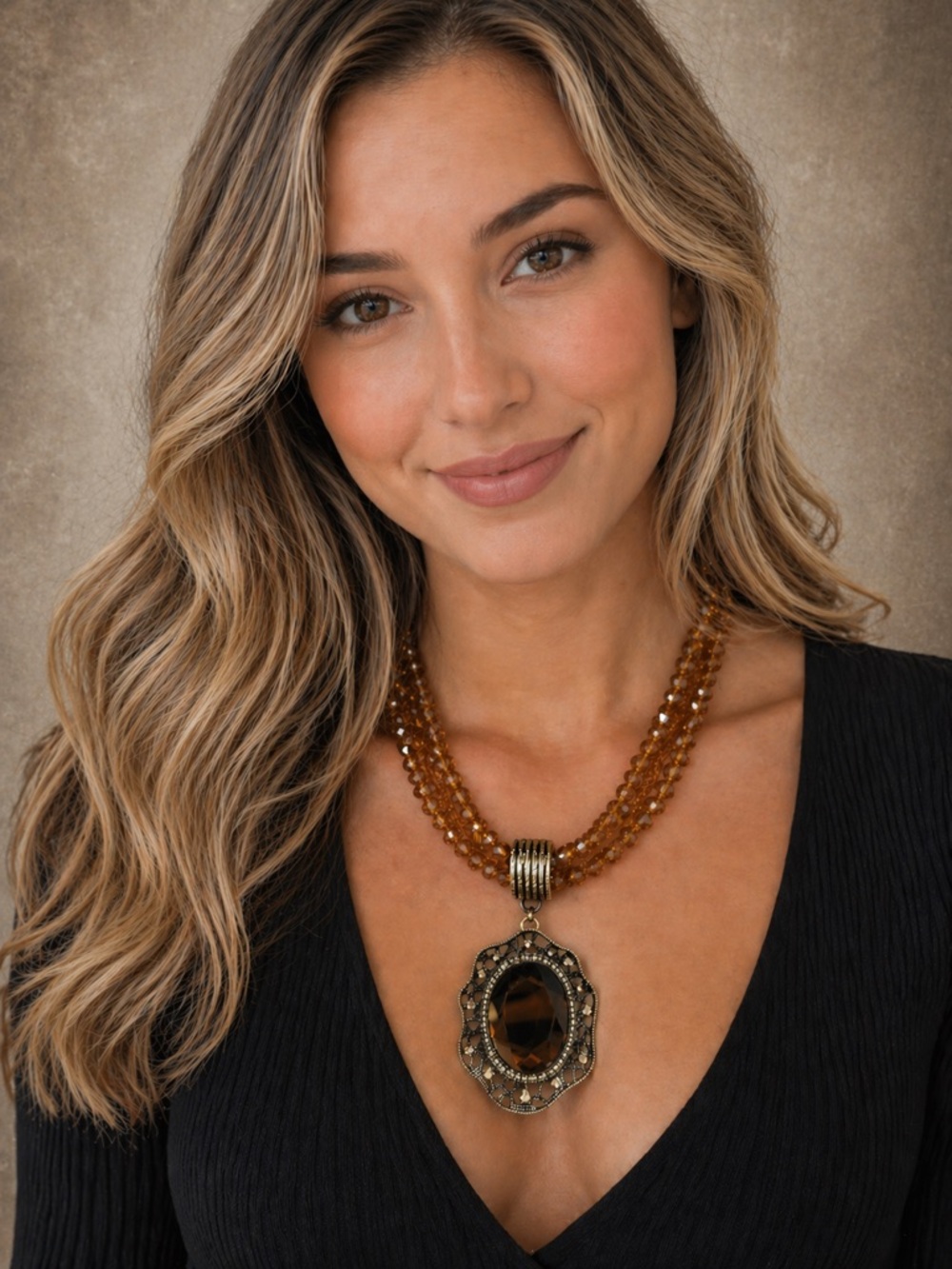 😍NEW Gold-Tone Amber crustal Pendant Necklace - Women